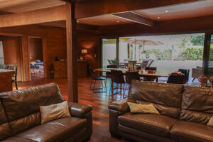 Grand salon dans maison bois à Porto-Vecchio