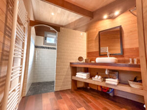 Salle de bain dans location maison sud Corse